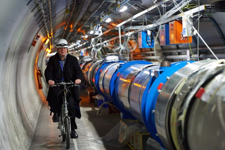Gyűrű válthatja fel a CERN nagy hadronütköztetőjét