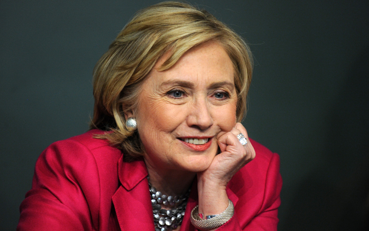 Veresége óta először a nyilvánosság előtt Hillary Clinton