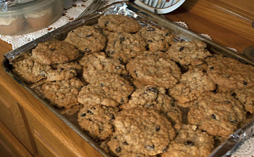Vörös áfonyás étcsokoládés zabkeksz recept