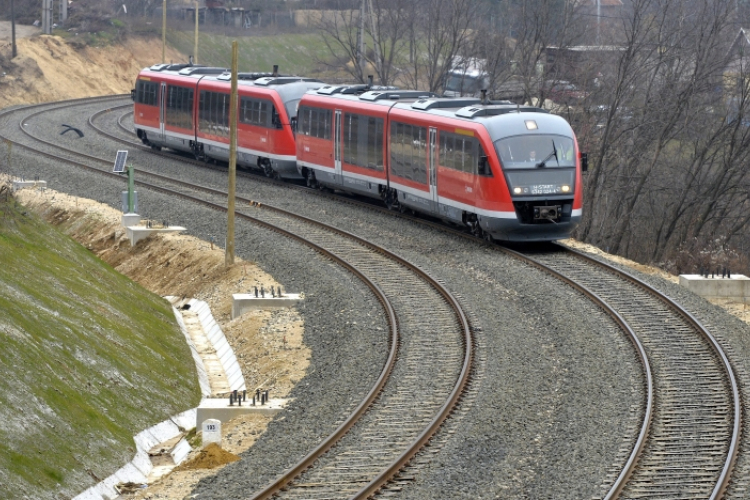 Csökkennek a torlódások a Budapest-Esztergom vonalon