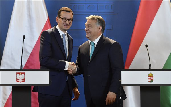 Orbán Viktor: a közép-európai országok súlyuknak megfelelően kívánnak beleszólni az unió ügyeibe