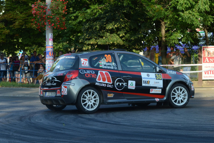 Veszprém Rallye - Ha kell, a hátamon viszem el az autót a célig!