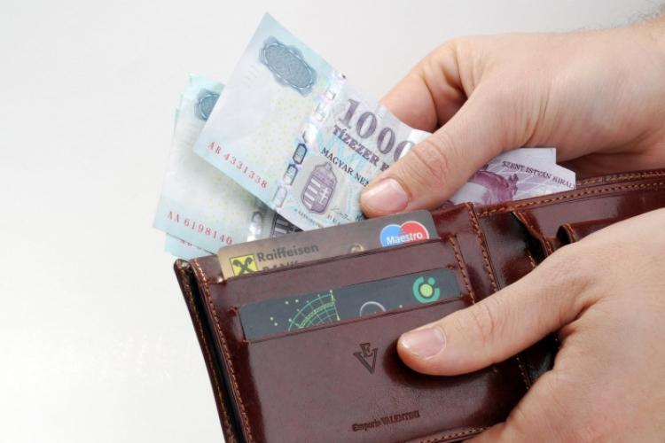 Ötmilliárdos támogatás a fiatal vállalkozóknak