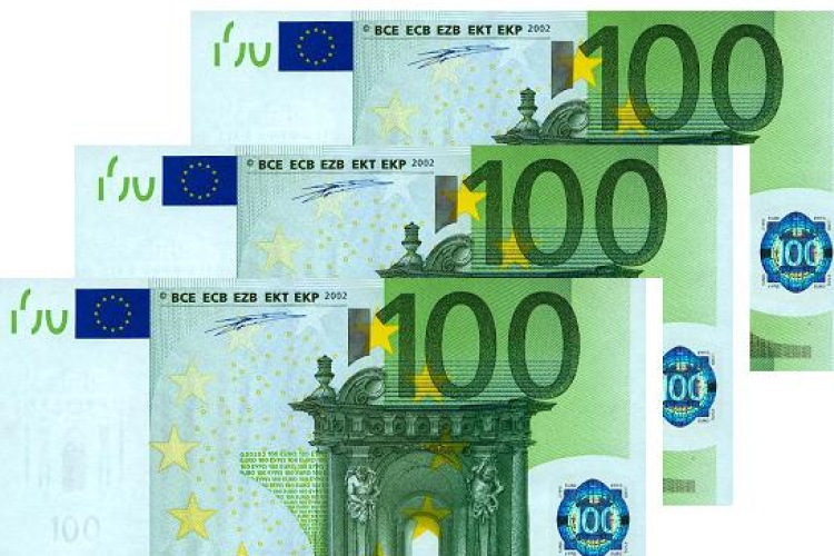 Huszonhárom millió eurónyi hamis pénzt találtak egy nápolyi pincében