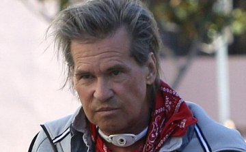 Val Kilmer elismerte, hogy rákbetegségből lábadozik