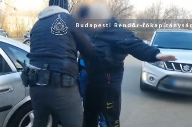 Notórius csalót fogtak el a rendőrök