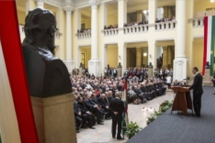 A forradalom nem a múltról szól