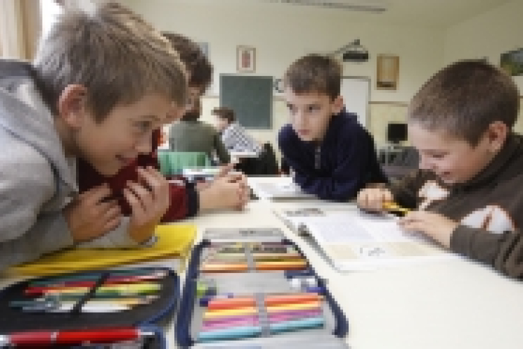 Kevesen vannak és keveset keresnek a gyermekvédelmisek
