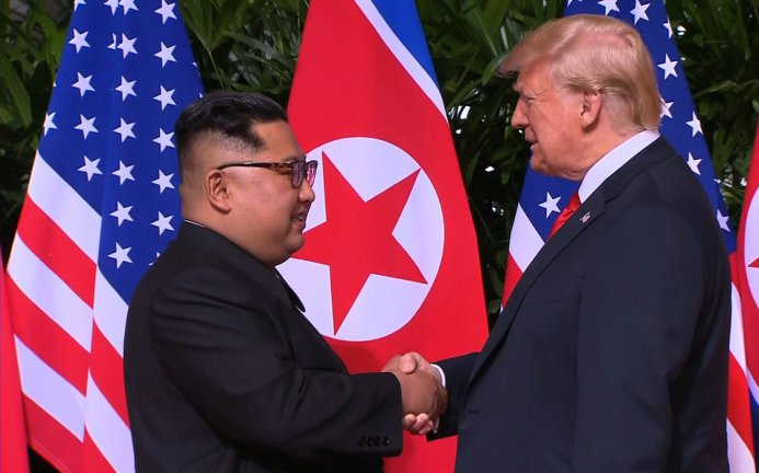 Négyszemközti megbeszéléssel kezdődik Trump és Kim találkozója Hanoiban