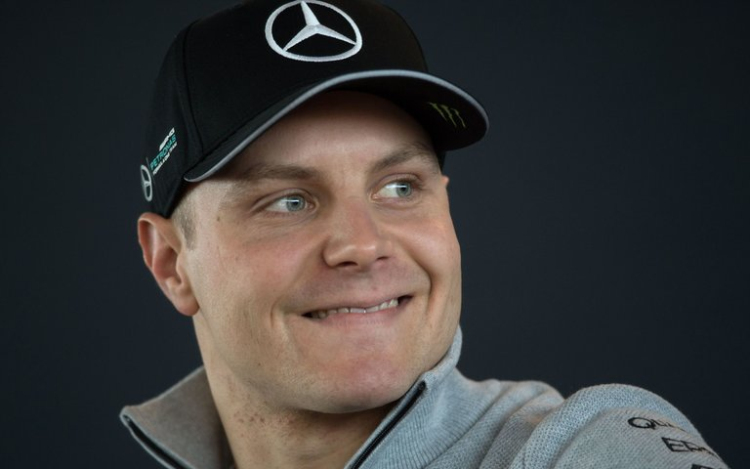 Bottas nyerte az időmérőt, Hamilton a mezőny végén
