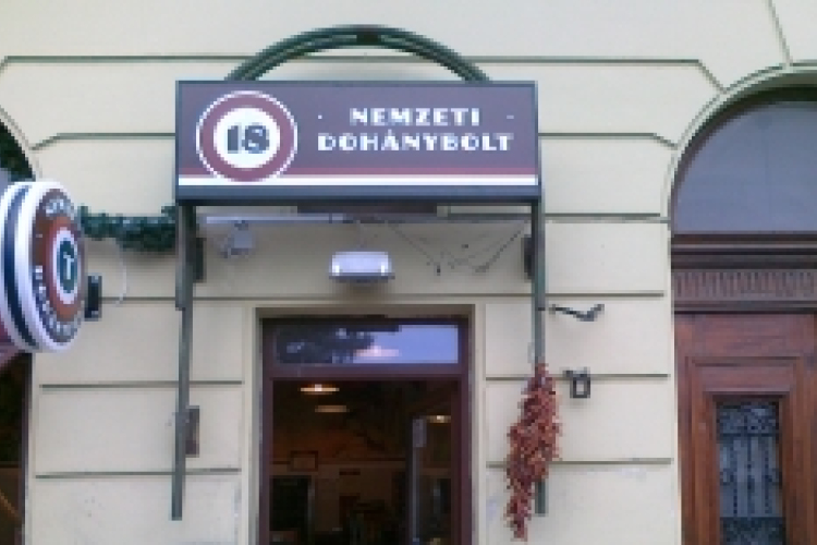 Nyitnak a trafikok
