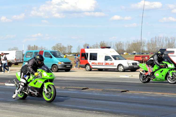 Eke Ákos és a Dragracing!