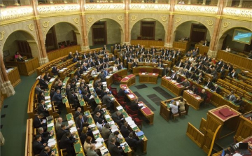 A veszélyhelyzet megszüntetéséről szavaz az Országgyűlés