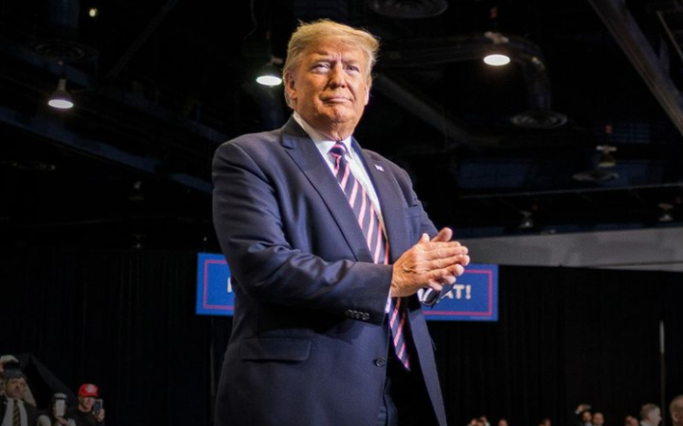 Trump a Fehér Házban, Biden Wilmingtonban várja az eredményeket kedden