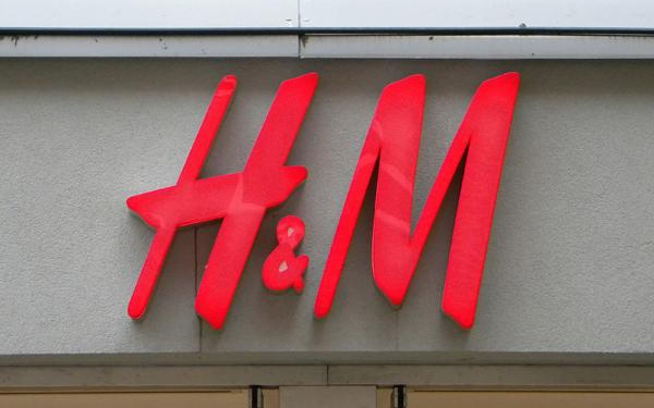 H&M: Nem lesznek párszázas ruhadarabok