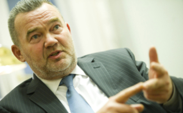 Ombudsman: az abszolutórium kiadását nem lehet tanulmányi átlaghoz kötni