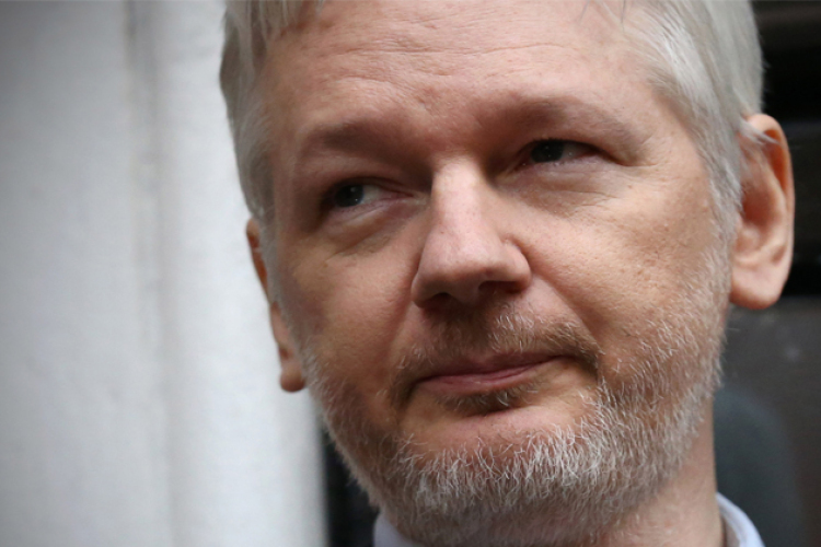 Titokban vádat emeltek a WikiLeaks alapítója ellen