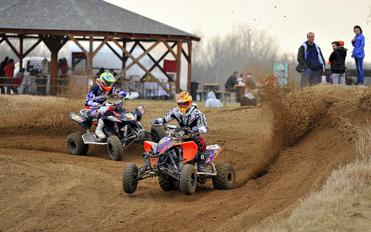 Családi sikerek a Monori Quad versenyen.