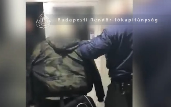 Hotelből a rács mögé