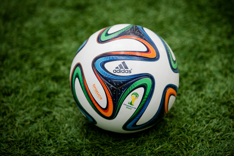 Vb-2014 - Kétgólos sikerrel holland csoportelsőség