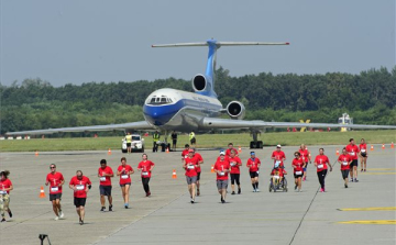 Több mint 1100-an futottak a Runway Run jótékonysági versenyen