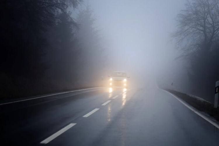 Sűrű köd nehezíti a közlekedést több megyében