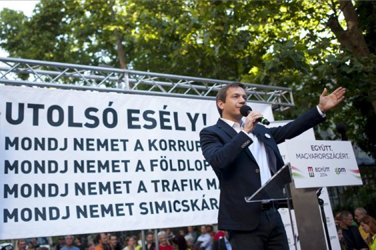 Bajnai Magyarország 'lenyúlásával' vádolta Orbánt